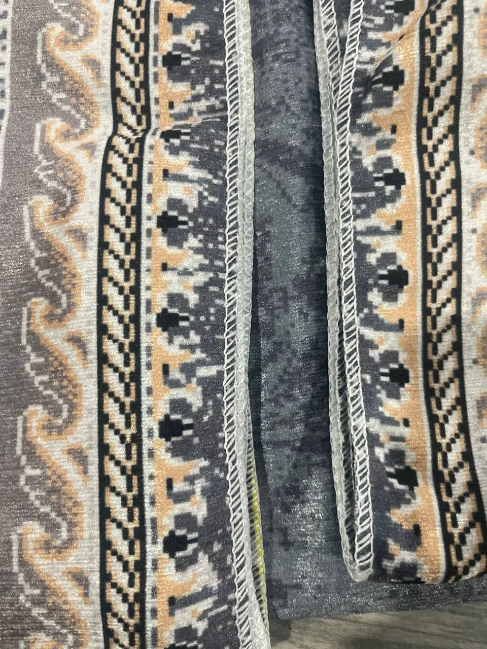 خرید روفرشی طرح کلاسیک ارسال سریع