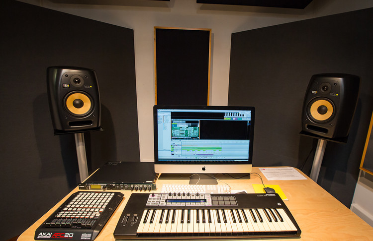 بک گراند پارچهای | قابل شستشو و اتو | ارسال سریع | خرید آسان