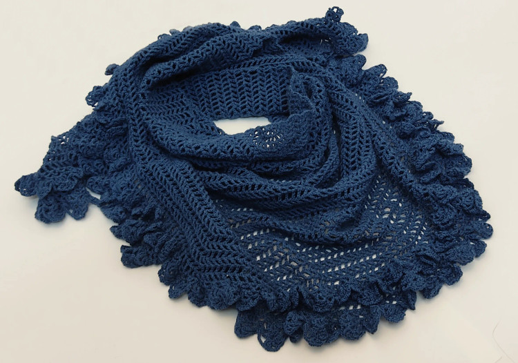 تعداد محدود شال قلاب بافی